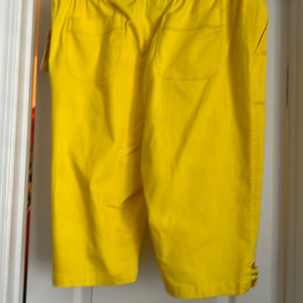 NWT WOMEN SHORTS
